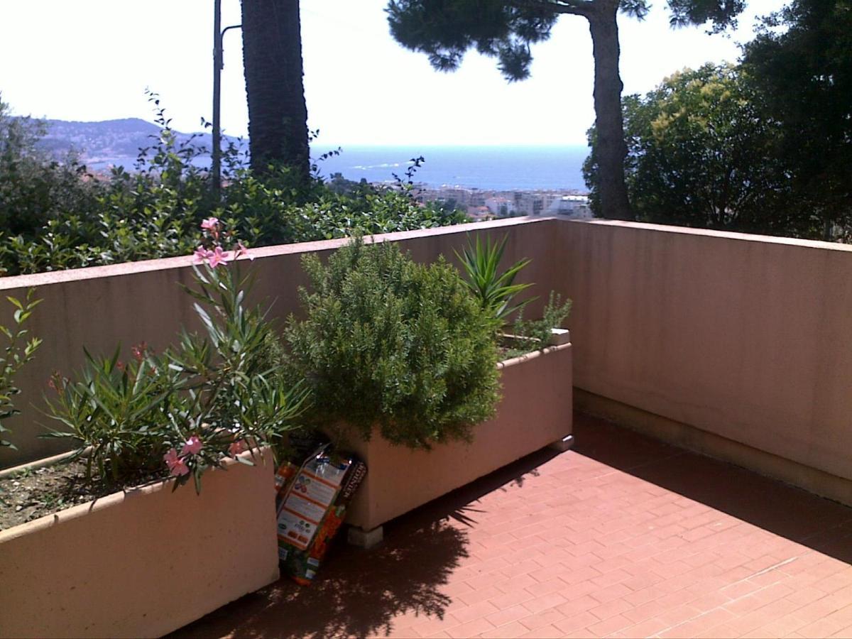 Relaxing Place With Wonderful View...Calme Avec Vue Magnifique Sur La Baie Des Anges, Mais En Campagne A 12 Minutes De La Promenade Des Anglais Nice Eksteriør bilde